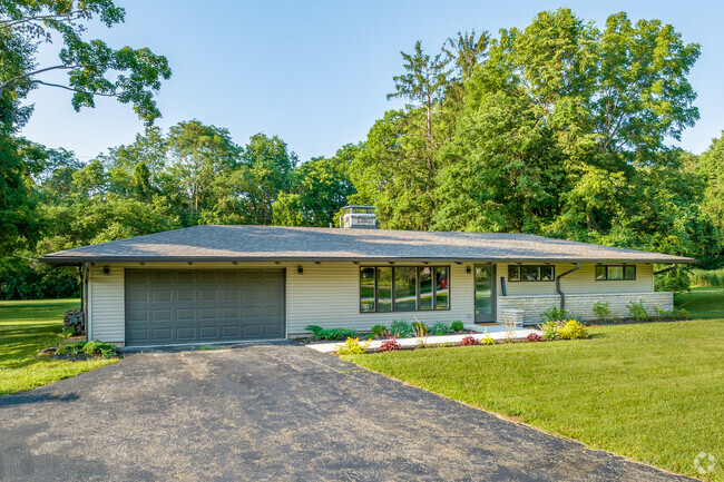 Ranch style homes can be found on many streets of the Riverside neighborhood.