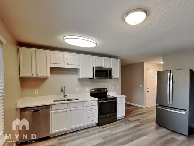 7953 Lake Wind Ct, Douglasville, GA 30134 - photo 2