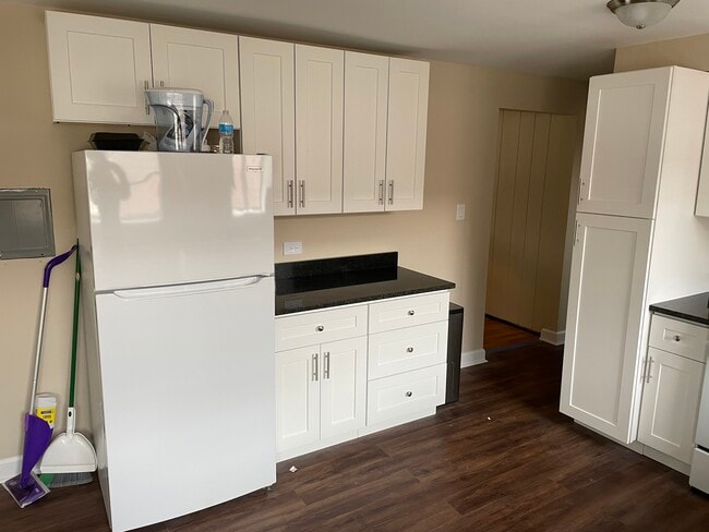 1511 E Roosevelt Rd, Wheaton, IL 60187 - photo 2