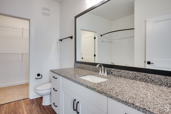 1BR, 1BA - 907SF