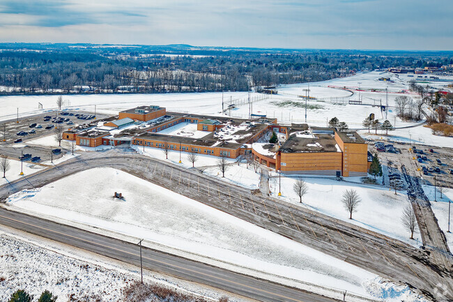 Average class size at Honeoye Falls-Lima Middle School is 21.