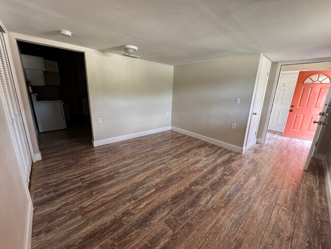 20045 Fm306 unit 102, Canyon Lake, TX 78133 - photo 6