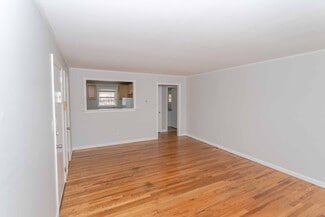 22 Vera St Unit 4, West Hartford, CT 06119