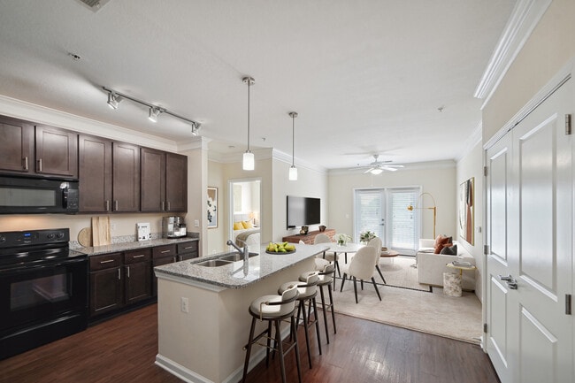 The Retreat at Market Square, Frederick, MD 21701 - photo 2