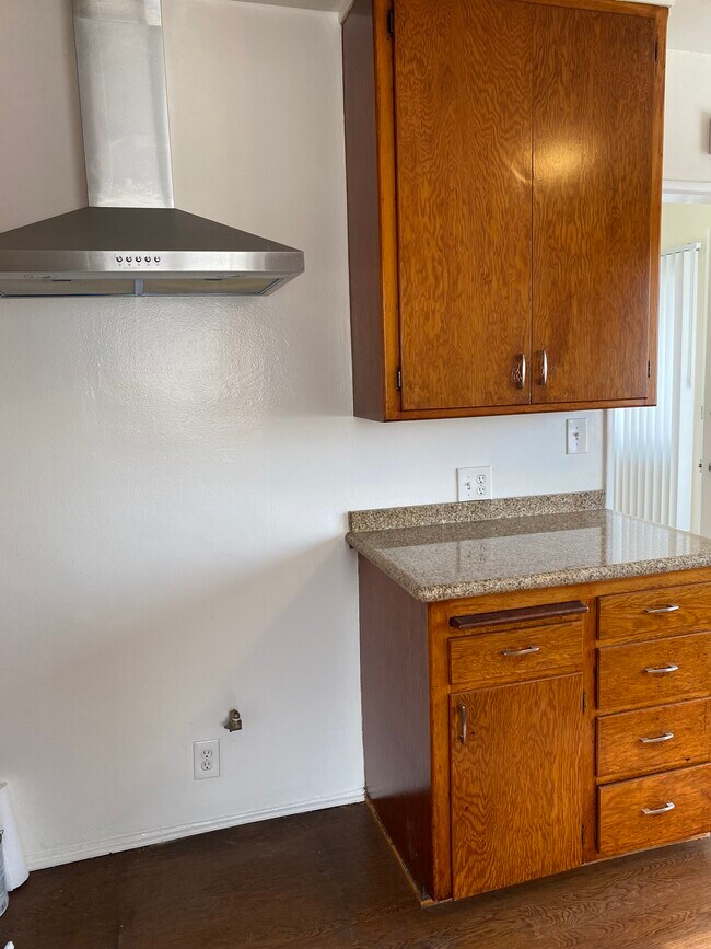 4380 W 136th St unit C, Hawthorne, CA 90250 - photo 4