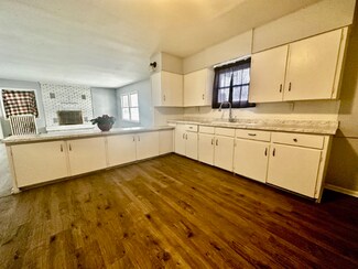 680 Stamp Dr, Elkhart, IN 46514