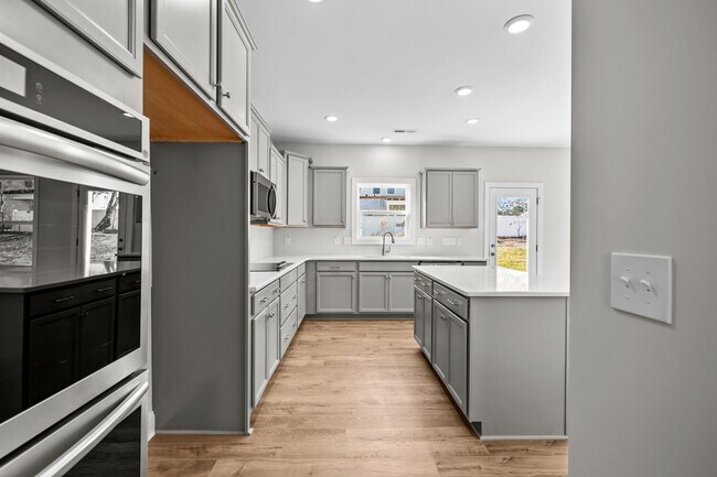 494 Pinnacle Ct, Raeford, NC 28376 - photo 6