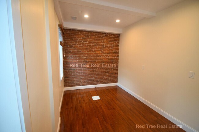 1163 Beacon St, Brookline, MA 02446 - photo 6
