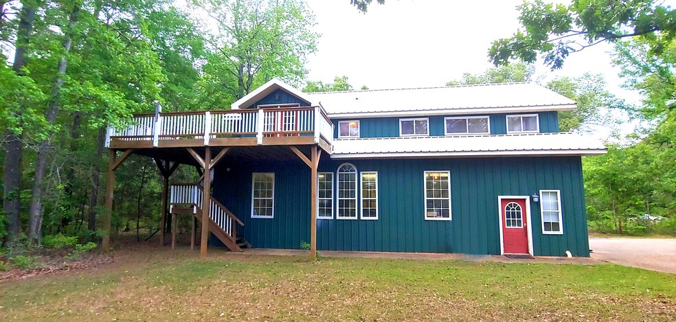 upstairs wrap around deck