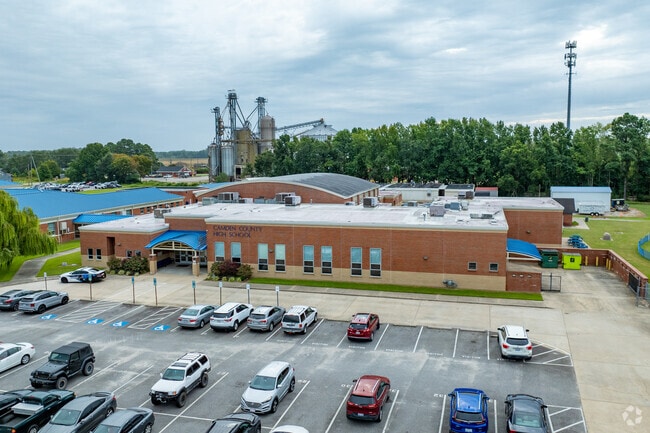 Niche.Com gives Camden County High School a B score.