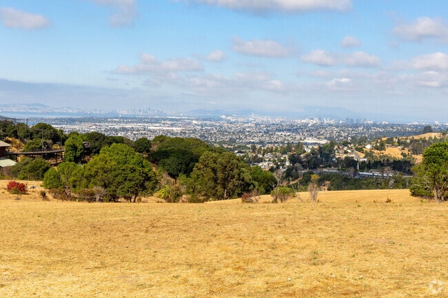 Knowland Park in Oakland offers stunning views of the Bay Area.