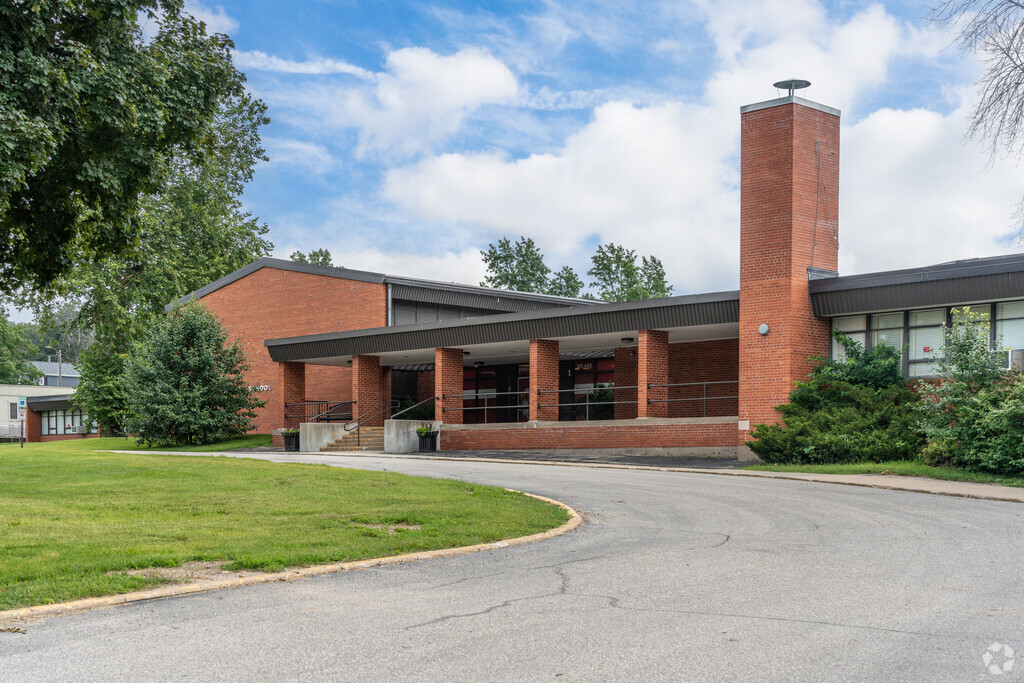 Erskine Elementary School scores a C plus on Niche.