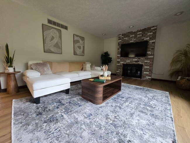 1632 S Sycamore Ct, Bloomington, IN 47401 - photo 3