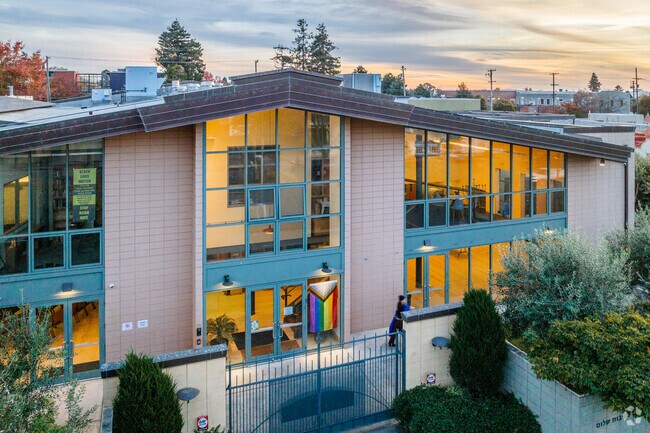 The Berkeley School is located in Berkeley.