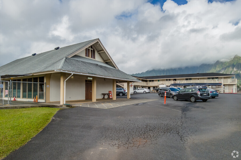 Winward Nazarene Academy's spacious and vibrant campus serves Kāneʻohe students.