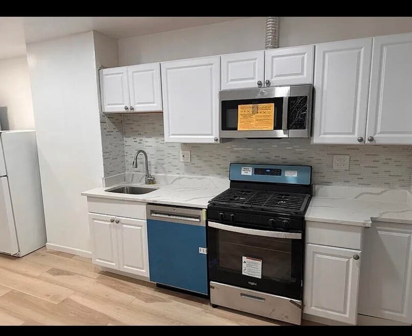 135A Grace St, Jersey City, NJ 07307 - photo 1