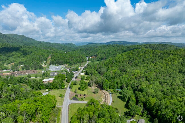 Highway 19E in Elk Park provides convenient access to nearby towns, making commuting and exploring the region a breeze.