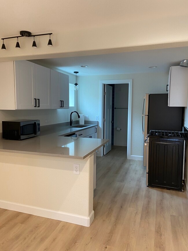 3583 S Bannock St unit B, Englewood, CO 80110 - photo 2