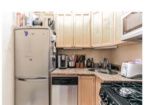 60 Myrtle St unit 6, Boston, MA 02114 - photo 2