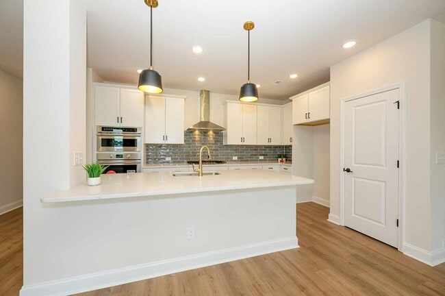 3244 Gavin Ln unit 36460146, Harrisburg, NC 28075 - photo 4