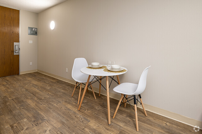 Studio - 400SF - 500SF - Dining Room