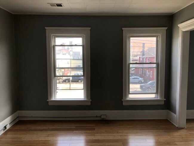 4043 Saint Clair Ave unit 2, Cleveland, OH 44103 - photo 5