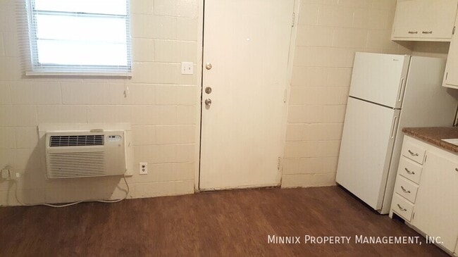 2212 2nd St unit 4, Lubbock, TX 79415 - photo 2