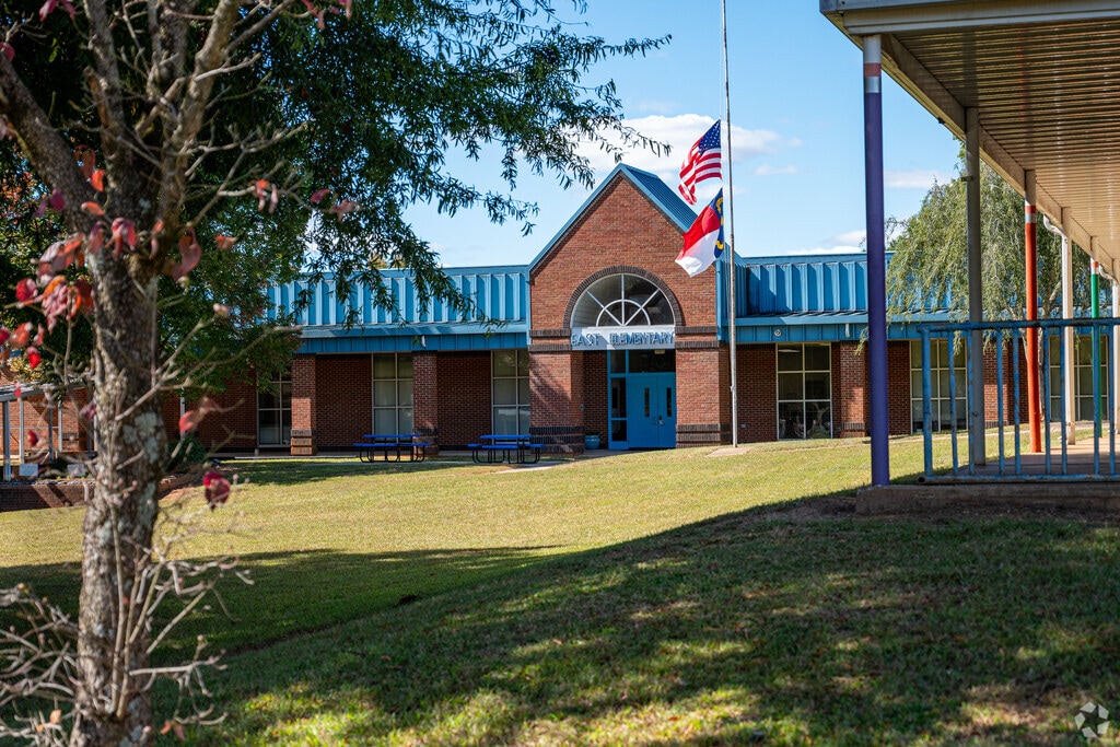 East Elementary provides education in the neighborhood of 
Cleveland County.
