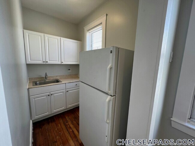 48-50-50 Clark Ave unit 3R, Chelsea, MA 02150 - photo 2