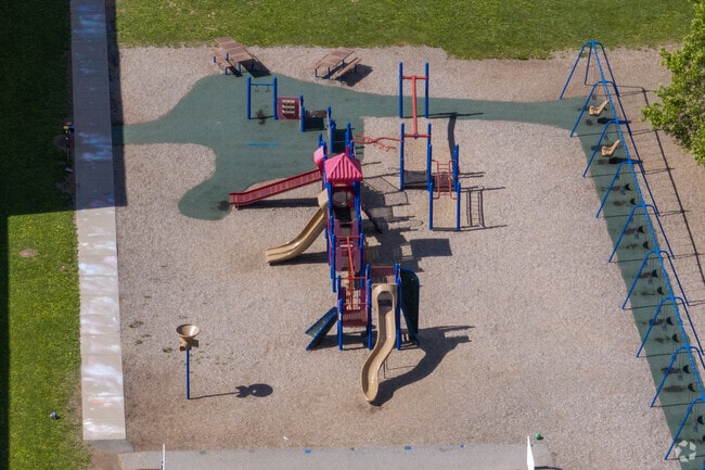 Colchester Elementary School is located in Colchester.