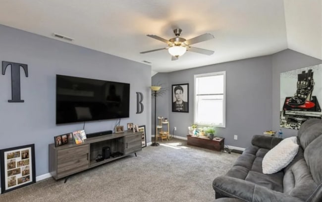 1131 Euclid Ave unit 2, Des Moines, IA 50313 - photo 2