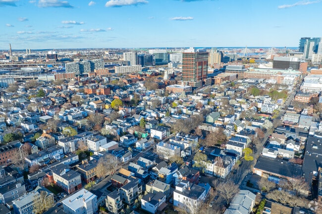 Get ready to experience the comfort of city living in East Cambridge.