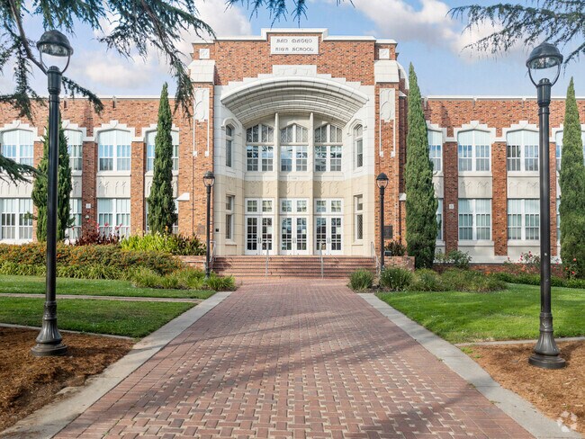 San Mateo High has a beautiful campus not far from Treasure Isle.