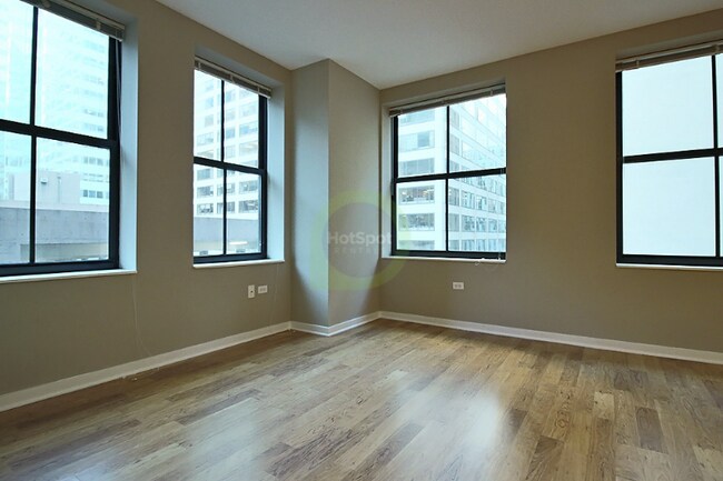 172 W Randolph St unit 1806, Chicago, IL 60601 - photo 3