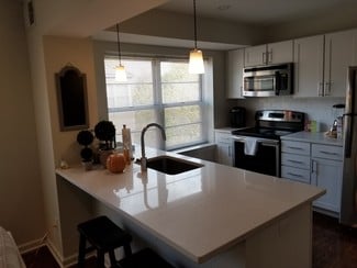7563 Clayton Rd, St Louis, MO 63117