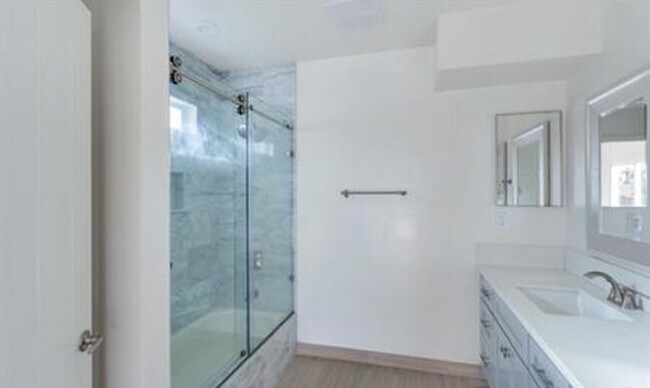 1765 Hauser Blvd, Los Angeles, CA 90019 - photo 7