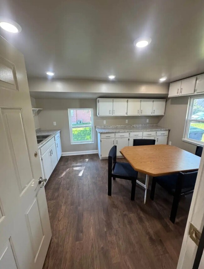 1026 S 3rd Ave, Wausau, WI 54401 - photo 2