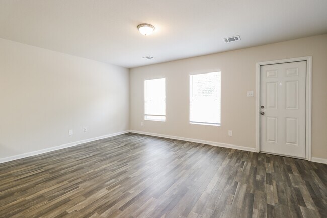 14218 Green Wing Cir, Willis, TX 77318 - photo 5