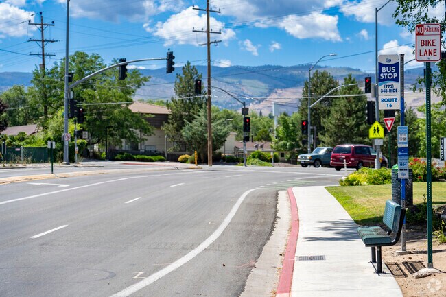 The only bus stops near West Plumb-Cashill Boulevard are placed by the Raley's on Mayberry Ave.