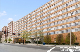 1440 Beacon St Unit 201, Brookline, MA 02446