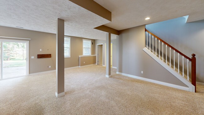 12869 Warm Creek Dr, Dewitt, MI 48820 - photo 2