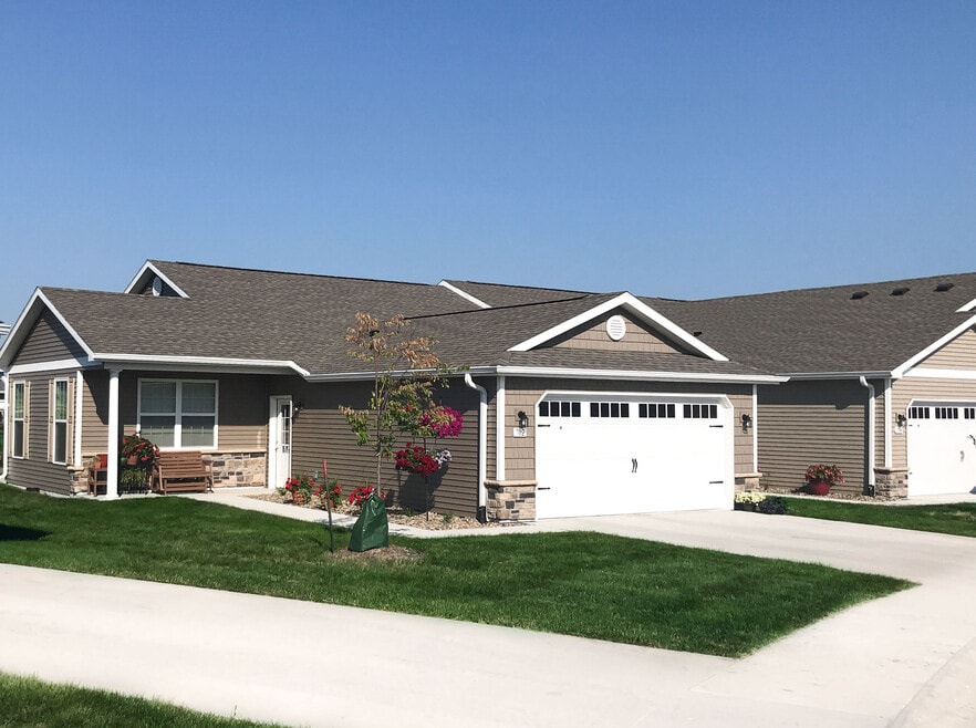 Redwood Grimes, Grimes, IA 50111 - photo 1