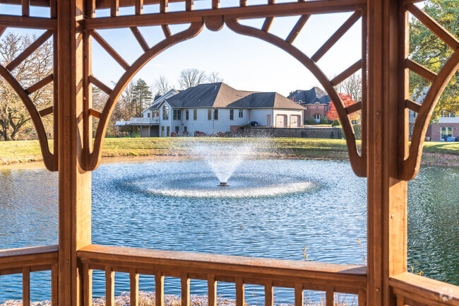 Monticello Park has a beautiful fountain and pond in the Washington Square neighborhood.