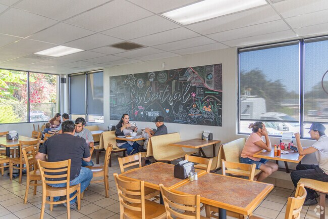 La Central Birria is a favorite of residents and visitors of Nestor.