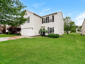 6768 W Philadelphia Dr, McCordsville, IN 46055