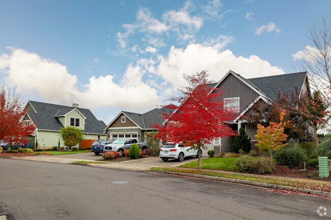 Single-family homes are available in a wide variety of styles in Woodburn.