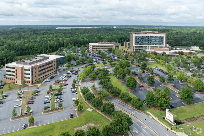 East Newnan provides convenient and immediate access to exceptional healthcare services at Piedmont Newnan Hospital