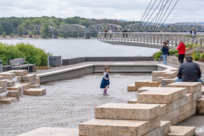 Stunning views of the Columbia River from the Vancouver waterfront.