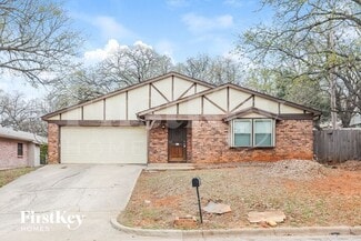 4817 Crest Dr, Arlington, TX 76017