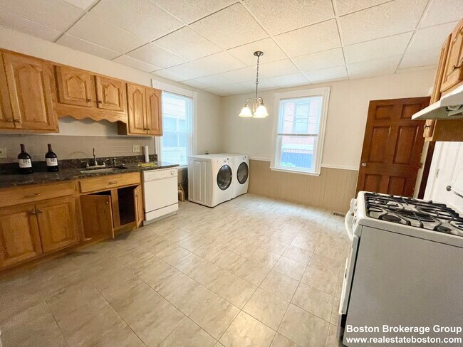 65 Roseclair St unit 1, Dorchester, MA 02125 - photo 2